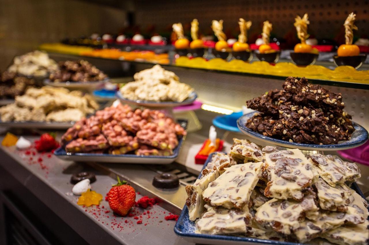 Noxinn Deluxe Hotel Konakli Bagian luar foto